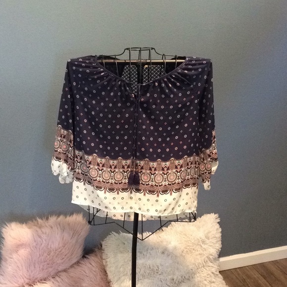 Rewind Tops - Cute Flower Top with 3/4 sleeves